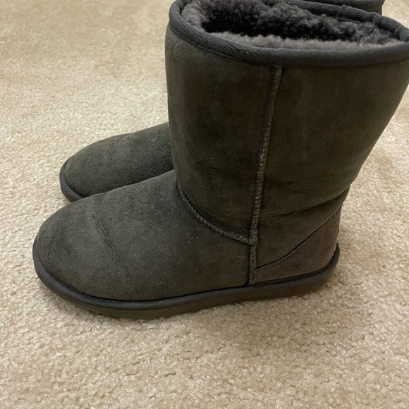 UGG Australia Classic Short Boots Size 8 Color Grey - Picture 2 of 10
